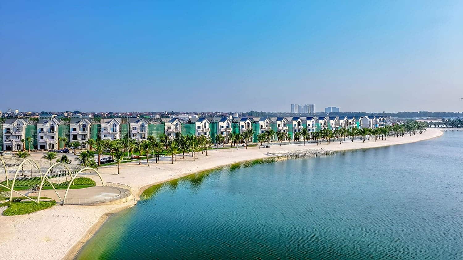 Bãi cát trắng mịn trải dài tại hồ điều hòa rộng 24,5ha - một điểm nhấn độc đáo giúp Vinhomes Ocean Park ghi điểm tại APPA 2019.
