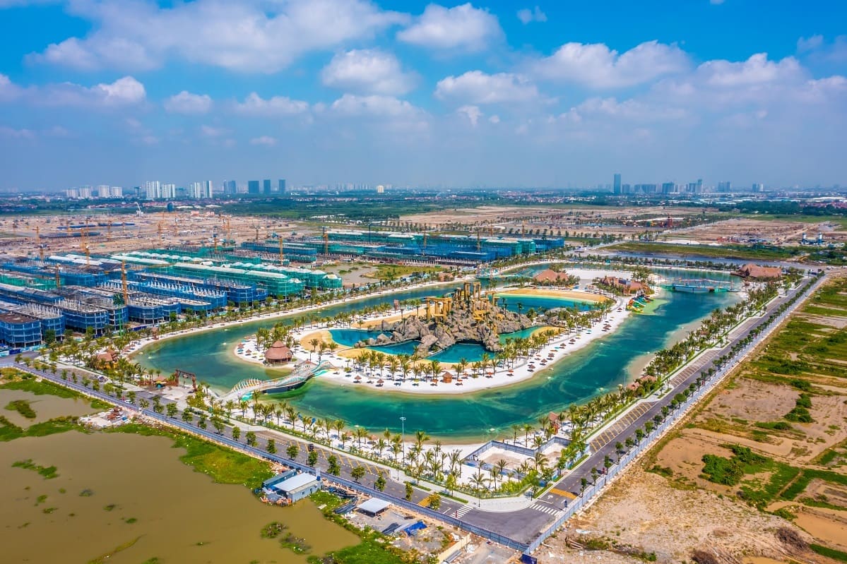 Tổ hợp công viên Biển tạo sóng nhân tạo Royal Wave Park đã vận hành, đảm nhiệm vai trò điều hòa không khí cho cả khu vực.
