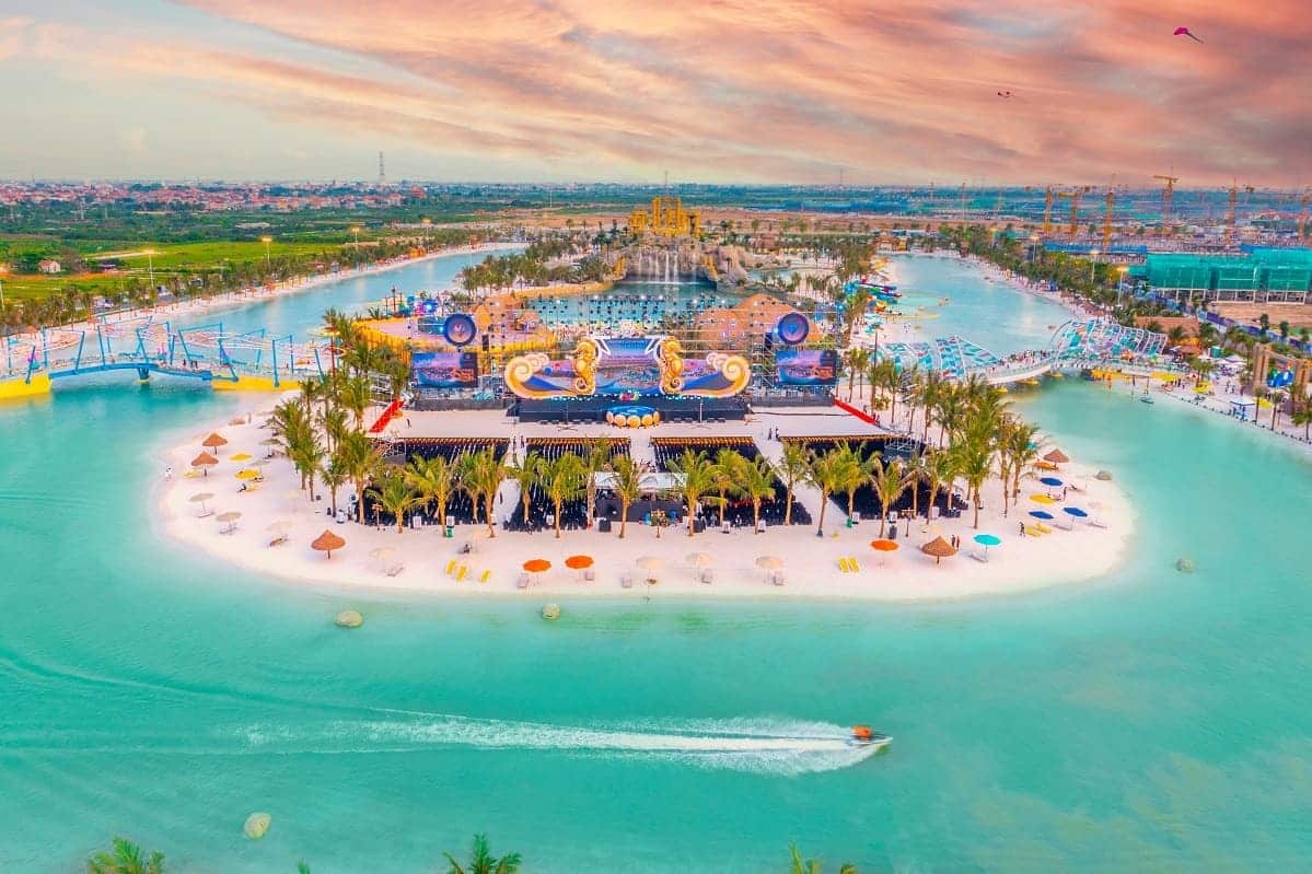 Tổ hợp công viên biển tạo sóng Royal Wave Park rộng 18ha.