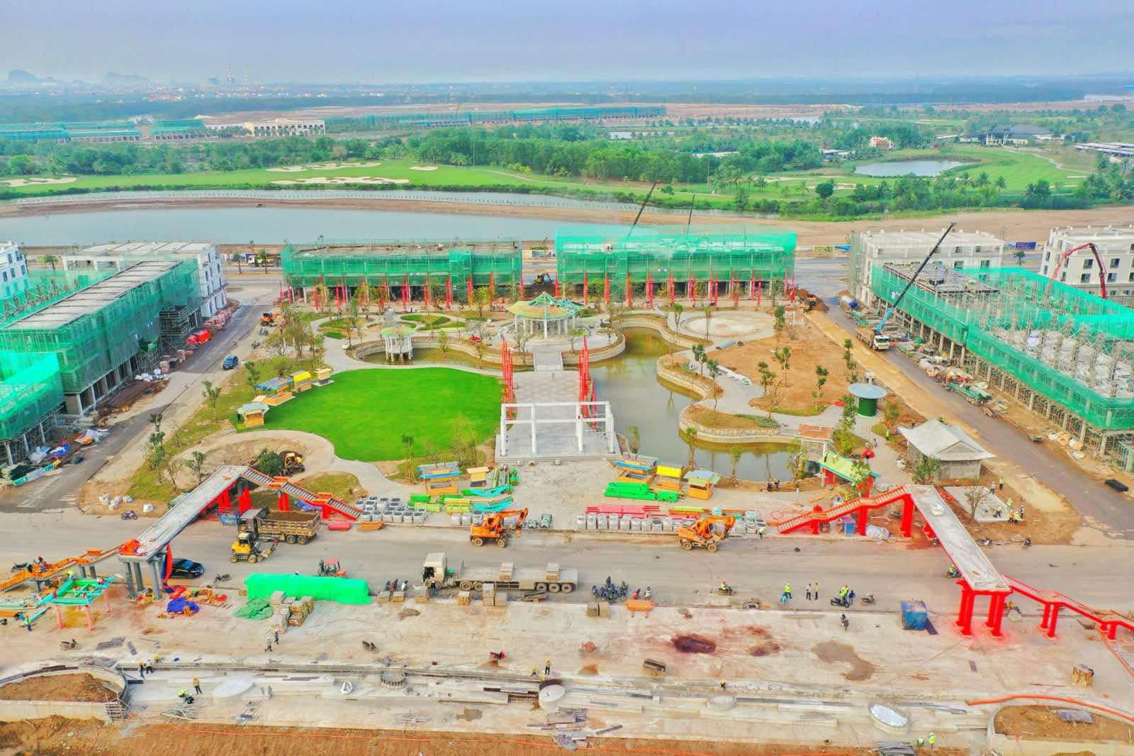 Hình ảnh tiến độ xây dựng dự án Vinhomes Royal Island vào tháng 03 năm 2024.