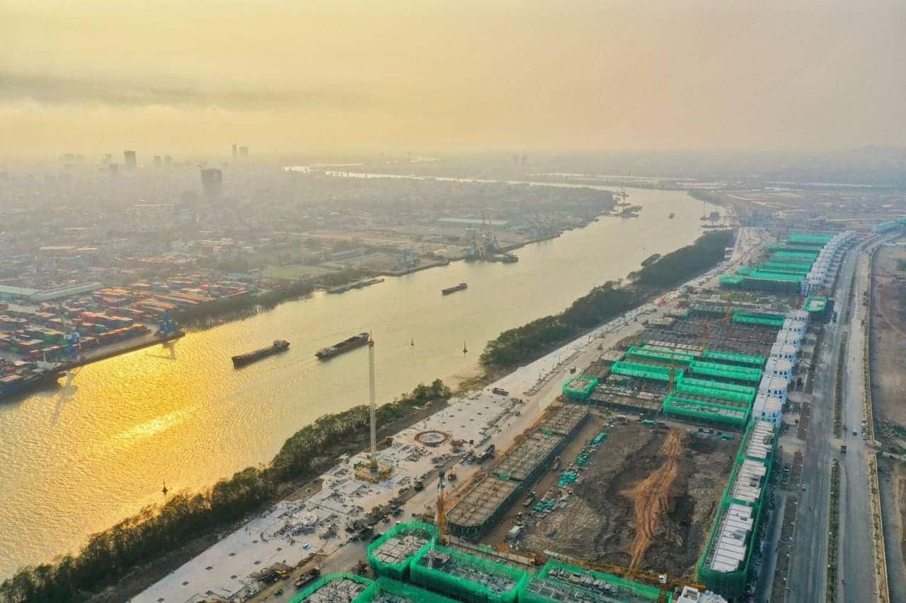 Tiến độ xây dựng dự án Vinhomes Royal Island vào tháng 03 năm 2024. Tiến độ xây dựng Vinhomes Royal Island vào tháng 03/2024